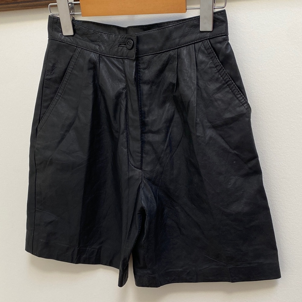 Vintage 💯 Leather High Waisted Shorts, Canadian Made, Citi, Size 8 - Picture 7 of 12